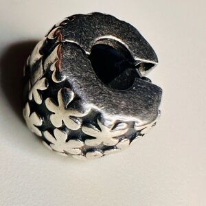 Pandora S925 ALE Sterling Silver Daisy Floral Charm Clip